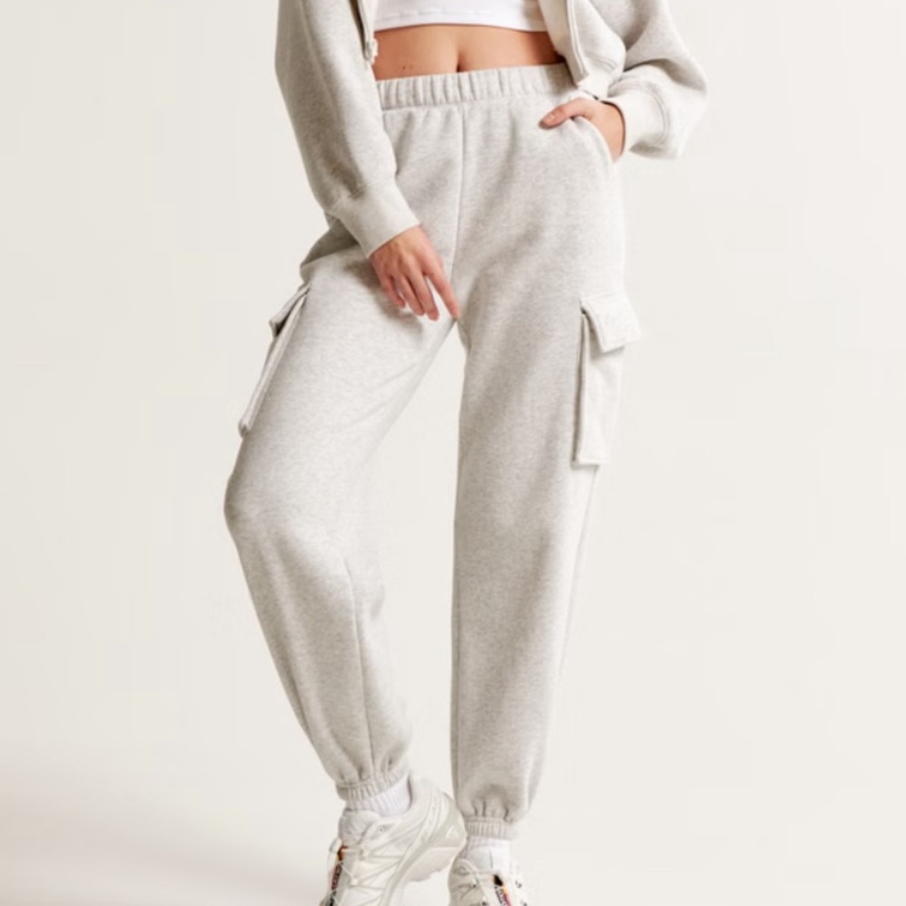 Abercrombie cargo joggers